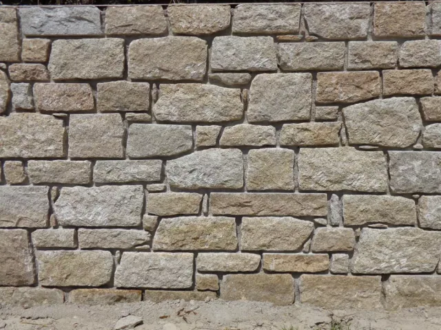 Texture d'habillage effet granit breton, matériau emblématique de Bretagne