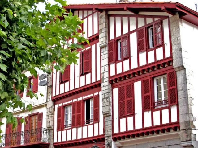 Texture d'habillage effet blanc et rouge basque, matériau emblématique de Pays basque